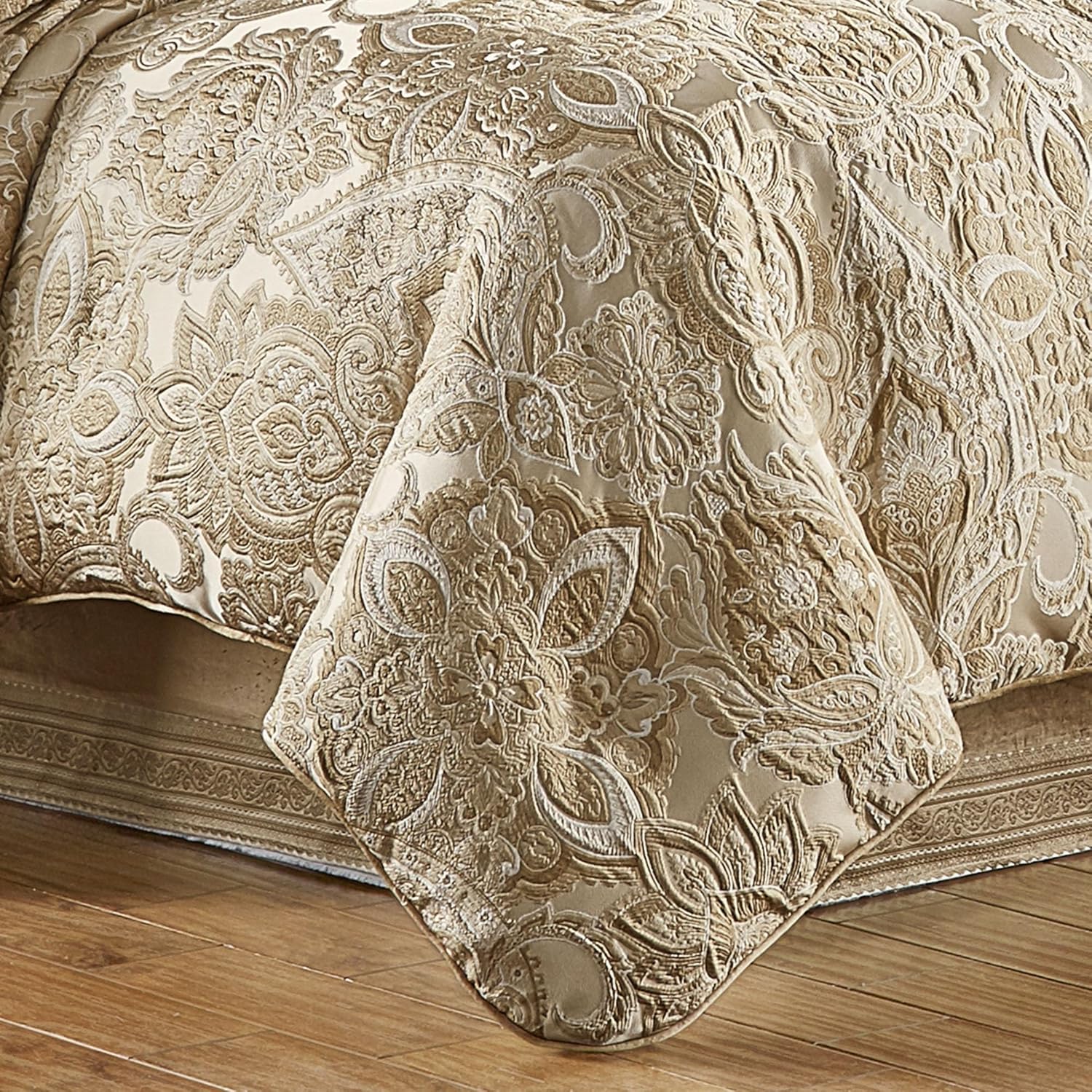 Albany Luxury Bedding | Soothing Neutral Tones of Champagne and Ivory | Jacobean Floral Inspired Damask, Medallions, and Soft Velvet | 4 Pc Bed Set: Queen Comforter, Bedskirt, and 2 Standard Shams