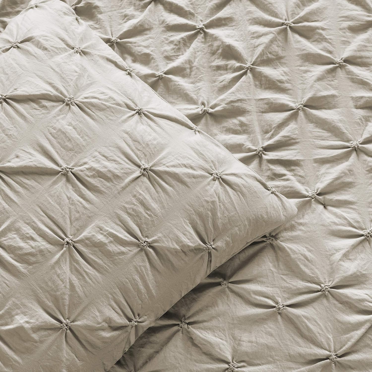Lush Decor Ravello Pintuck Comforter Set - Luxe 5 Piece Textured Bedding Set - Traditional Glam & Farmhouse Inspired Bedroom Decor - Full/ Queen, Wheat