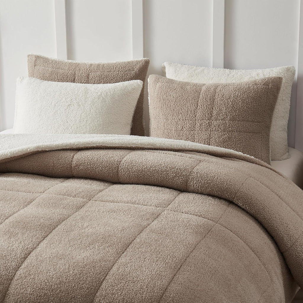 Wonderful Light Brown Tufted Textured Fleece Comforter Set King, 3 Pieces Fuzzy Fluffy Faux Teddy Fur Lightweight Comforter Sets with Pillow Shams, Soft Shaggy Plush Sherpa Bedding Set for Winter