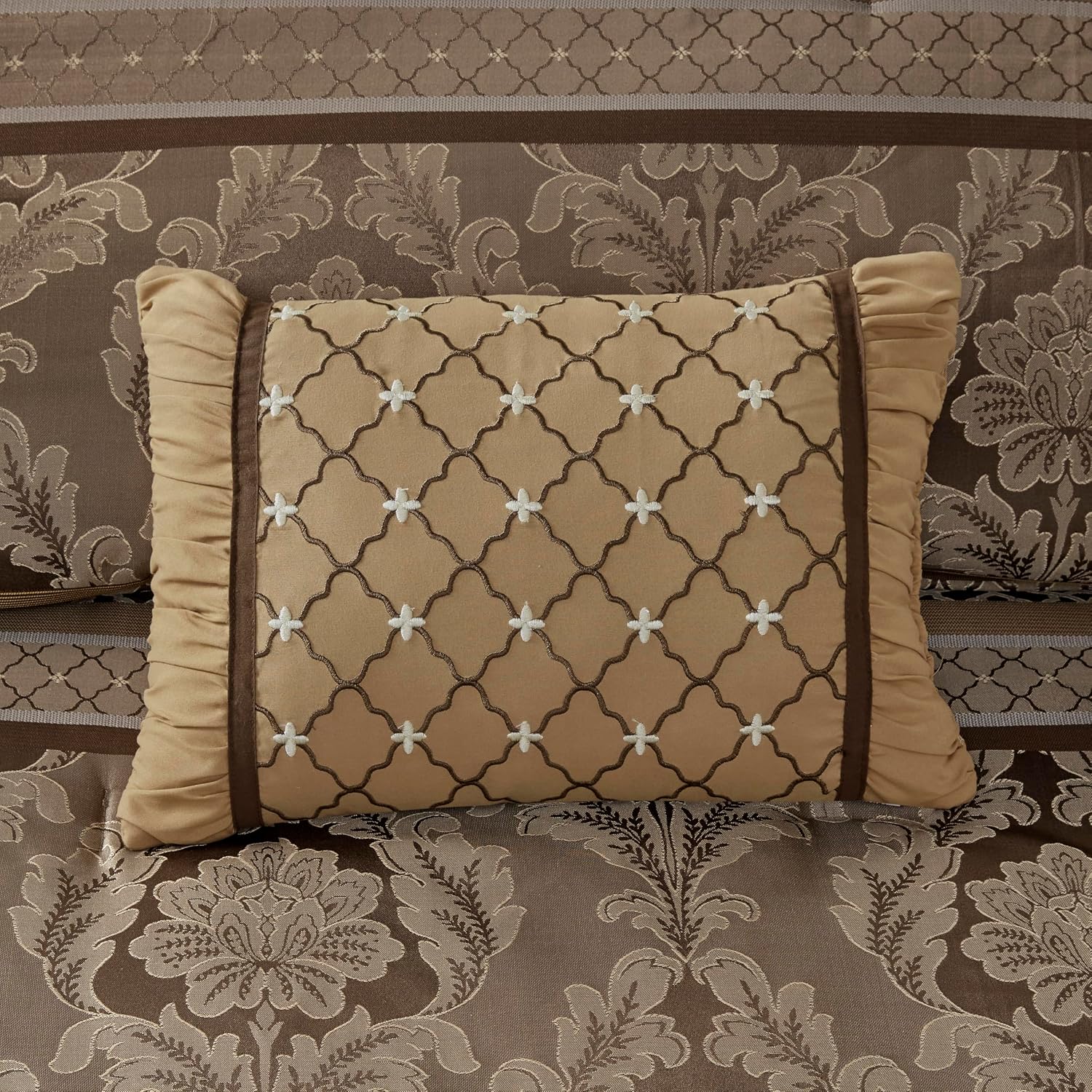 Madison Park Cozy Comforter Set - Luxurious Jaquard Traditional Damask Design, All Season Down Alternative Bedding with Matching Shams, Decorative Pillow Bellagio Brown/Gold Cal King(104'x92') 7 Piece